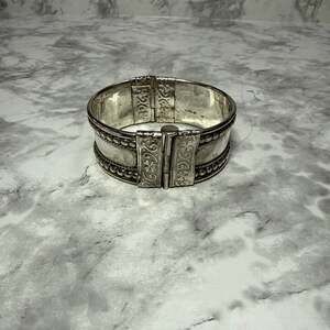 Antique Silver Hinged Bangle Bracelet